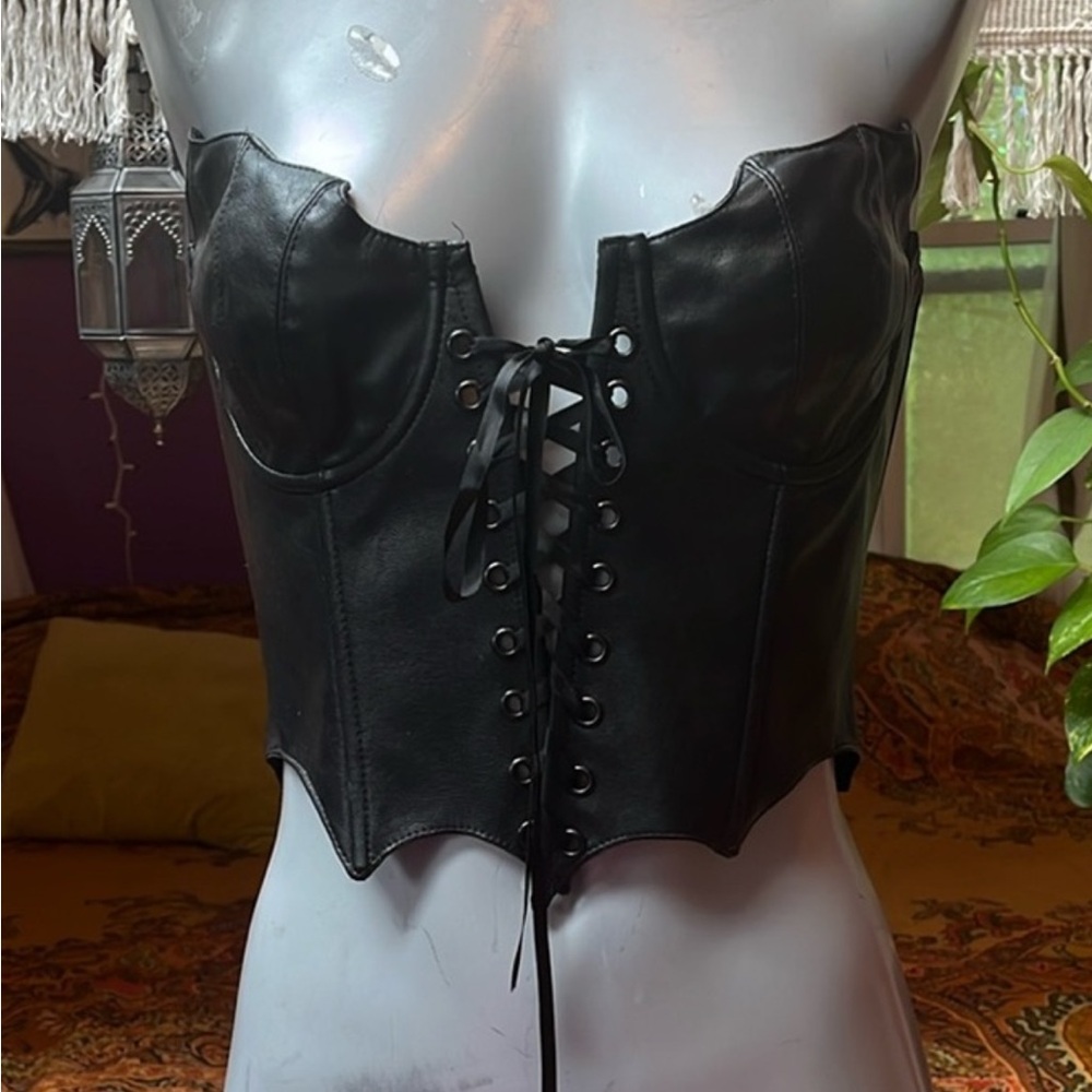 🦇 MAJOR ISO🦇 Widow dwelling by dark bat leather corset top